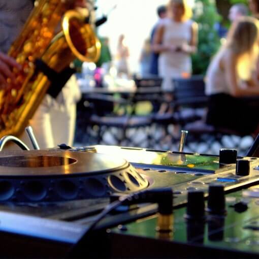 Lounge DJ met Saxofonist huren
