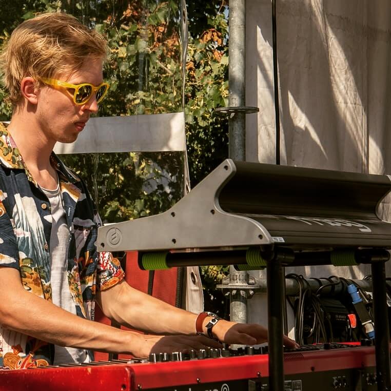 Lounge DJ met pianist