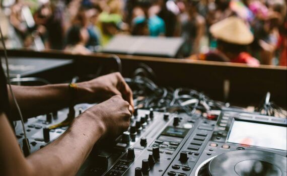 DJ boeken